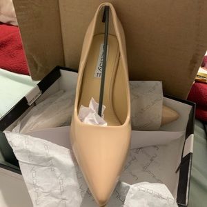 Nude Pointed toe heels